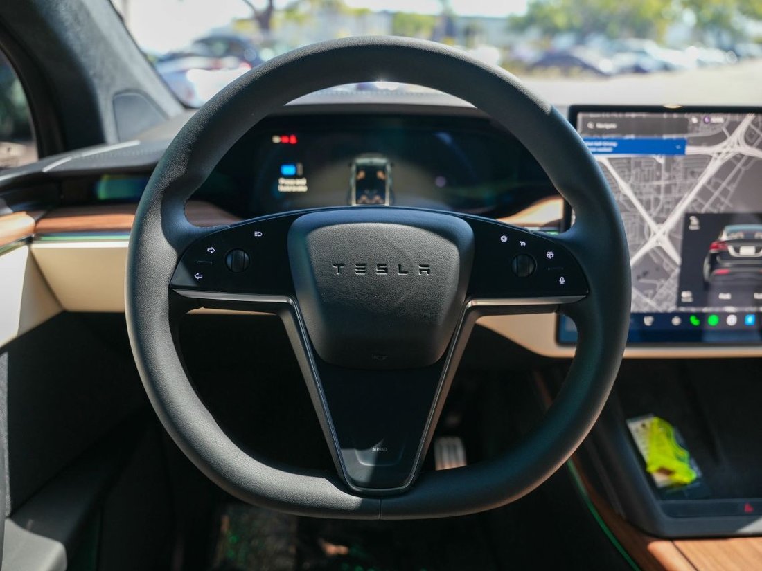 Suv in Costa Mesa, CA, United States 5 - 18432682