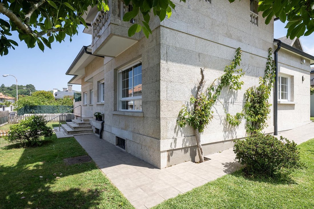 Villa in Navia, Vigo, Spain 3 - 18459268