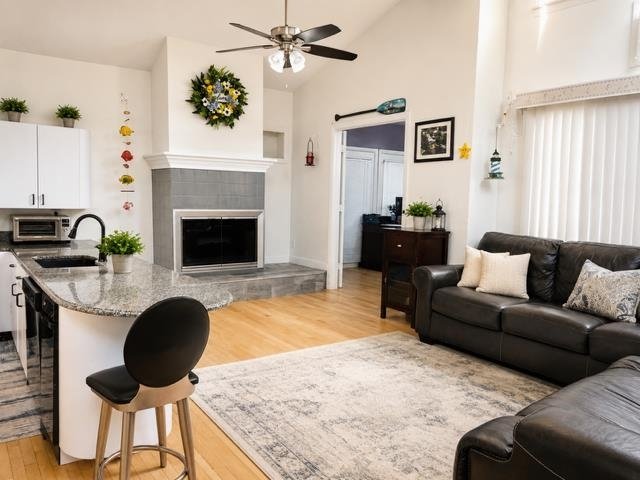 House in Salem, New Hampshire, United States 2 - 18466437
