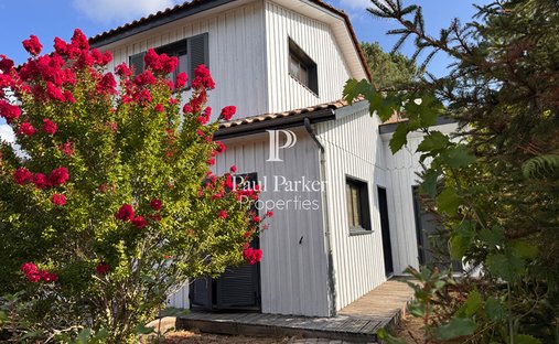 Villa in Lege Bourg, Lège-Cap-Ferret, France 1