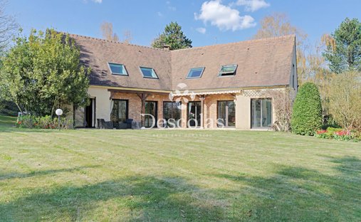 House in Sud, Chambourcy, France 1