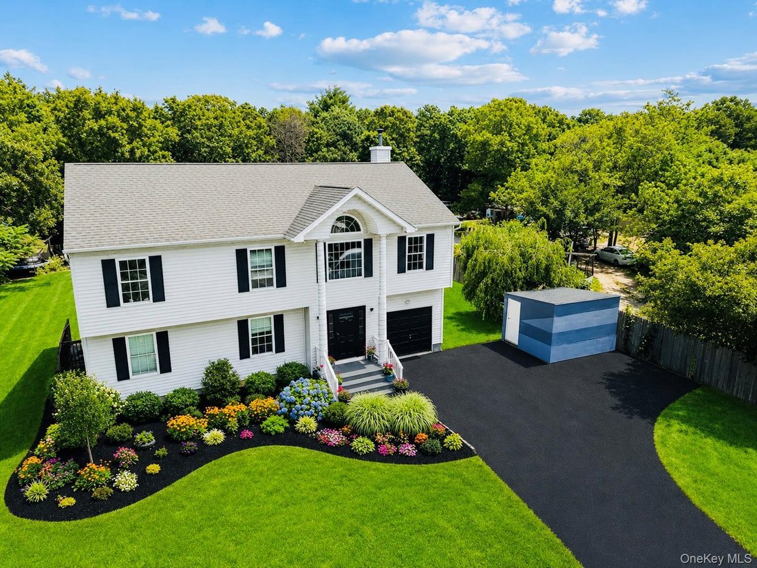 House in Medford, New York, United States 2 - 18468039