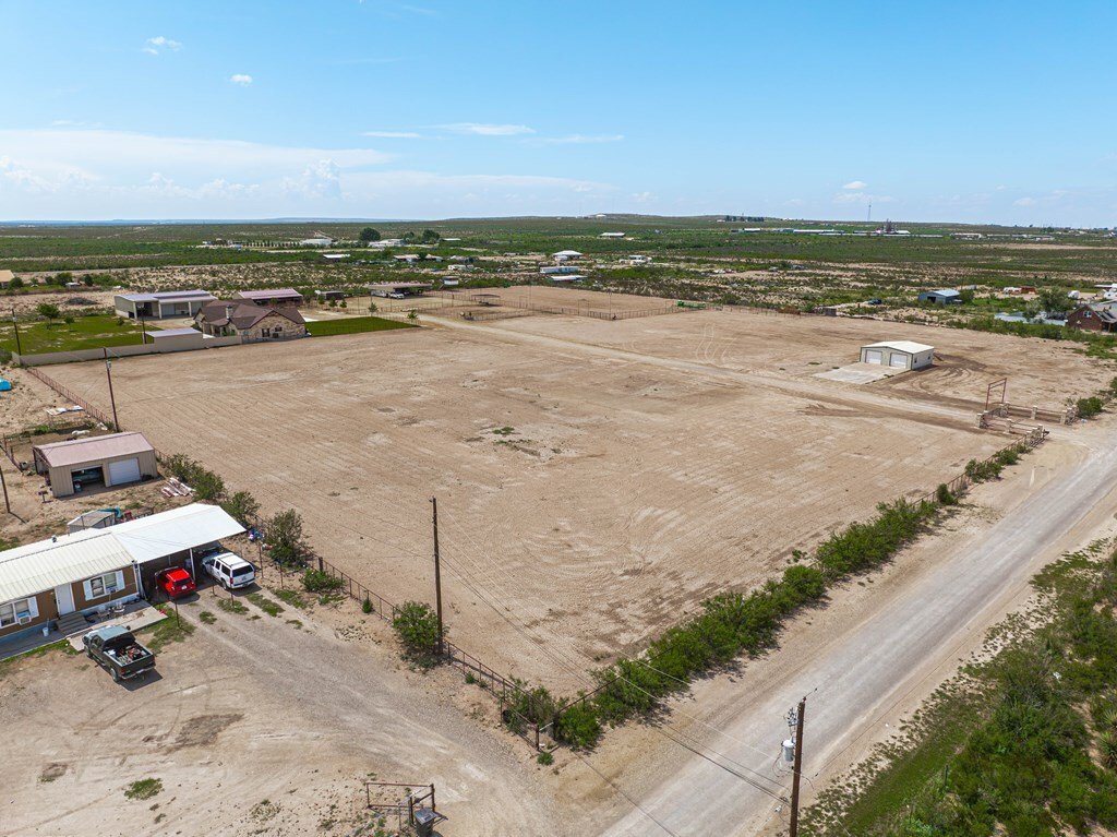 House in Fort Stockton, Texas, United States 4 - 18463434