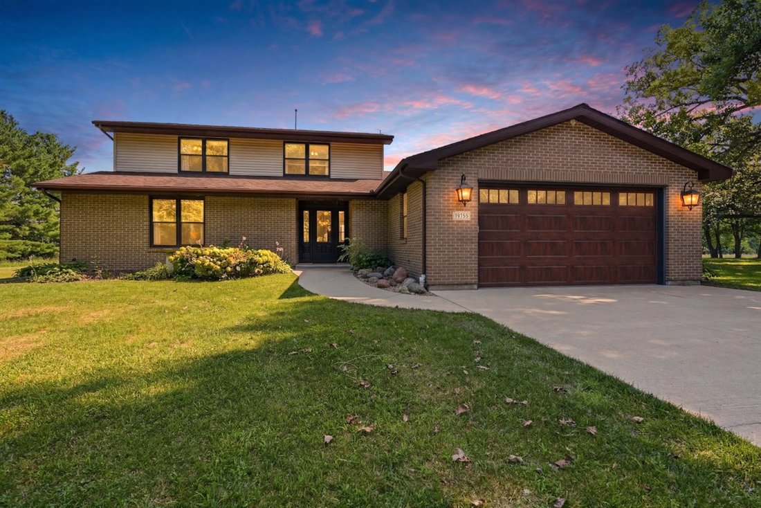 House in Heyworth, Illinois, United States 1 - 18459540