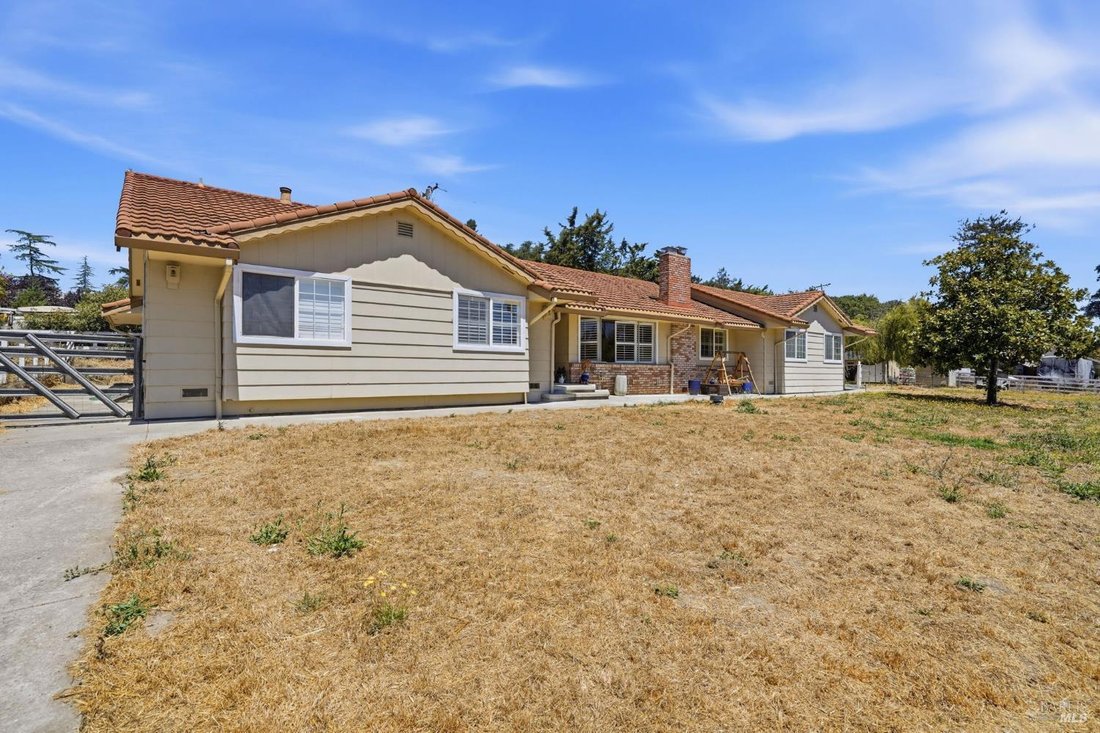 House in Cotati, California, United States 4 - 18465193
