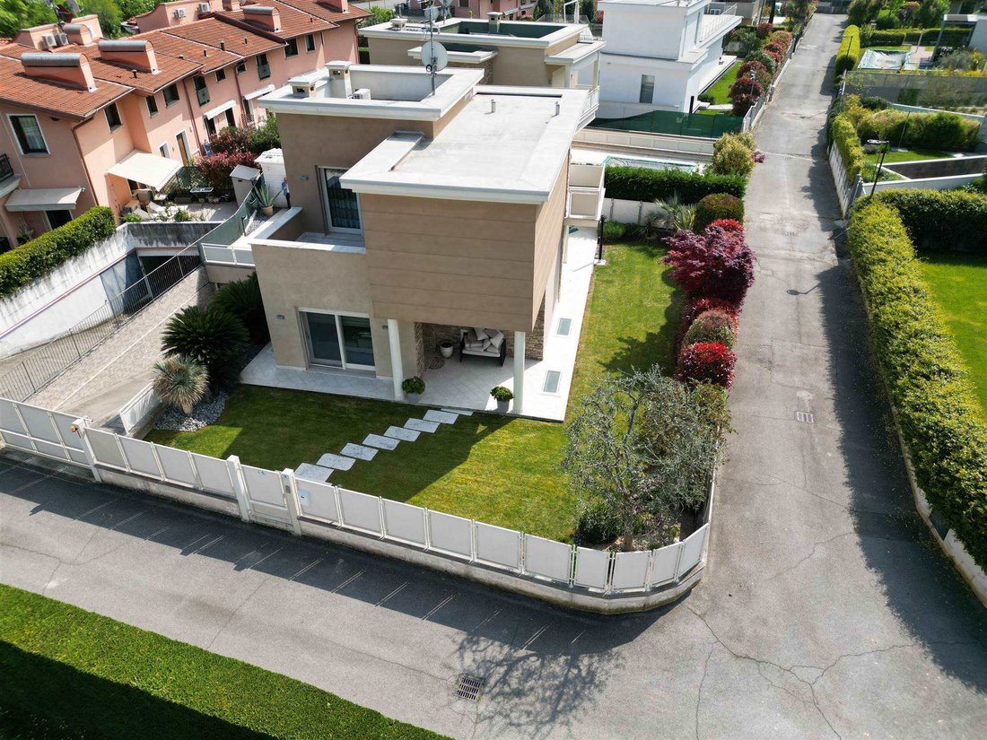 Villa in Hill Zone, Padenghe sul Garda, Lombardy 5 - 18460605