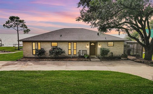 House in Point Blank, Texas, United States 1