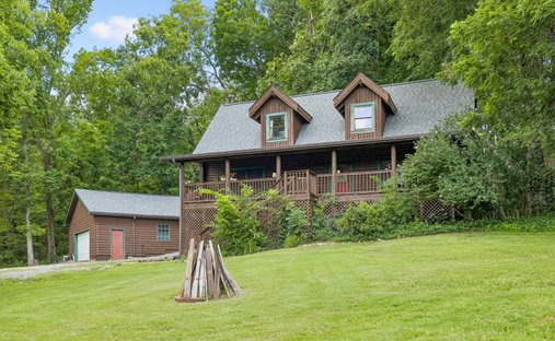 House in Cottontown, Tennessee, United States 1