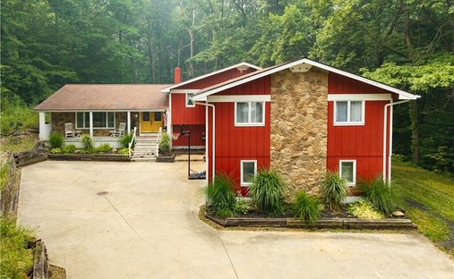 House in Hinckley, Ohio, United States 1
