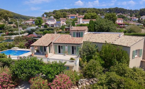 House in Centre Ville, Carqueiranne, France 1