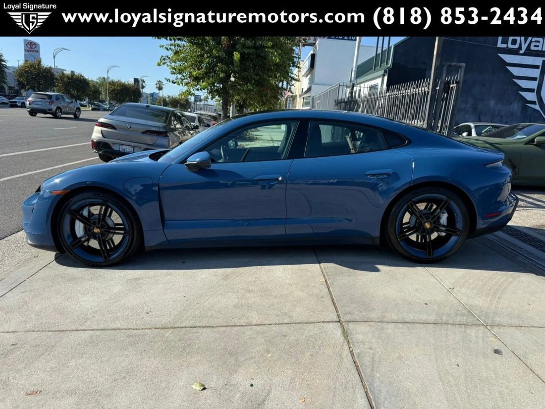 Sedan in Van Nuys, CA, United States 4 - 18469834