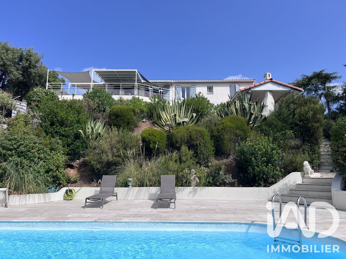 House in Nord Est, Bormes-les-Mimosas, France 1 - 17446621