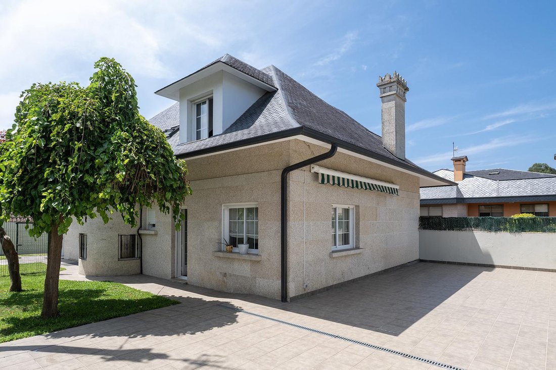 Villa in Navia, Vigo, Spain 1 - 18459268