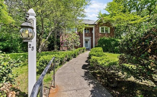 House in Wellesley, Massachusetts, United States 1