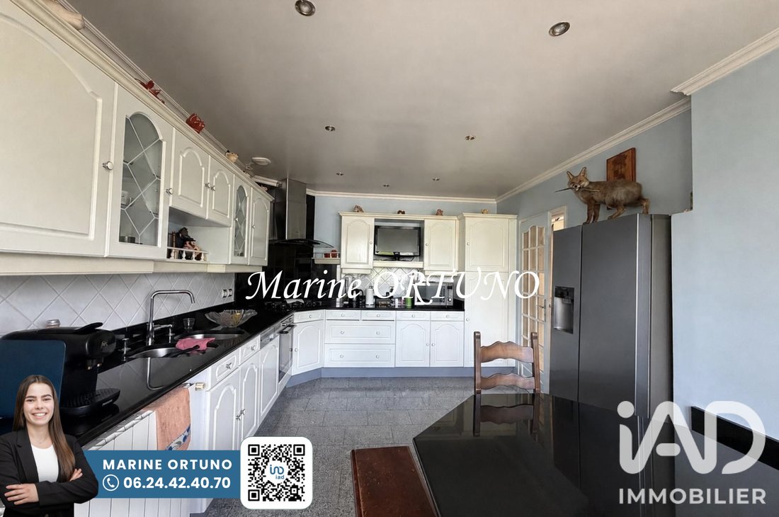 House in Abbé Niort-Jean Moulin, Le Blanc-Mesnil, France 1 - 17911422