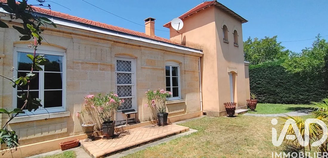 House in Chemin de la Vie, Ambares-et-Lagrave, France 2 - 17416989