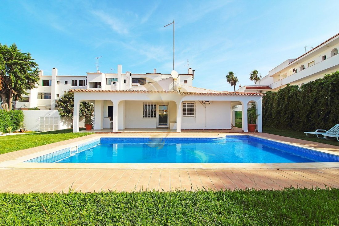 Villa in Olhos de Agua, Algarve, Portugal 1 - 18463627
