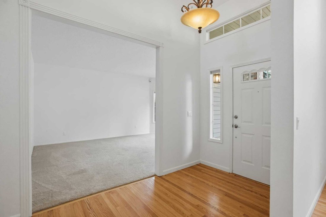 House in Lake Oswego, Oregon, United States 4 - 18457402