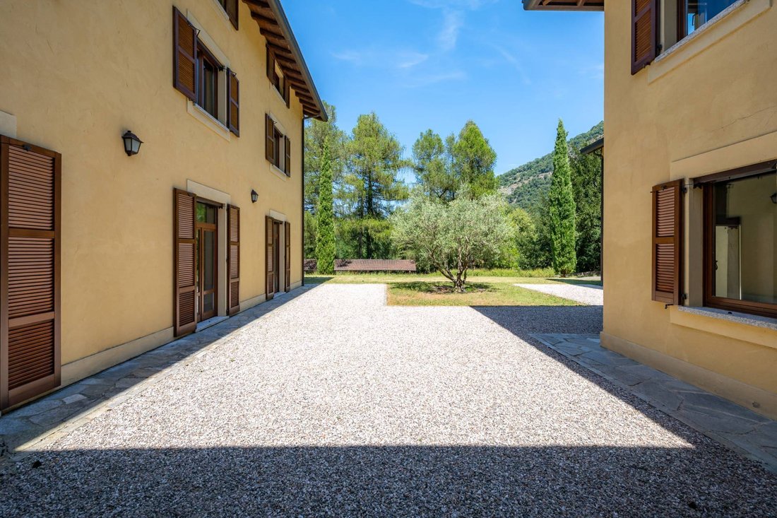 Villa in Canzo, Lombardy, Italy 3 - 18466927