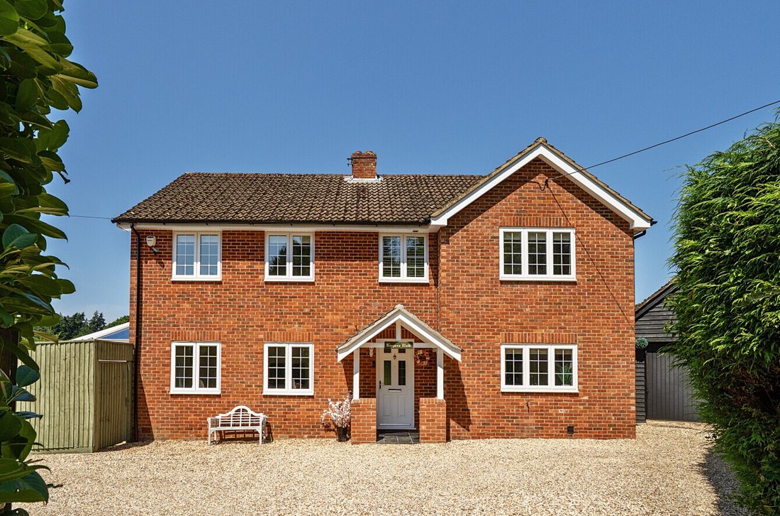 House in Thorney Hill, Sopley, England 1 - 18411071