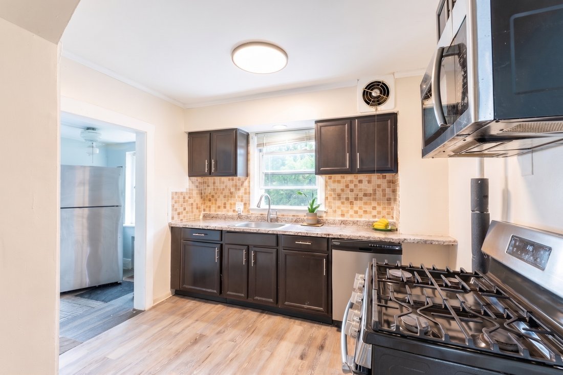 Teaneck, New Jersey, United States 1 - 18458175