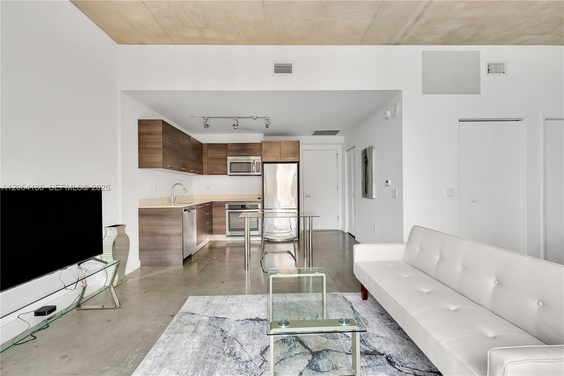 Miami, Florida, United States 4 - 18460248