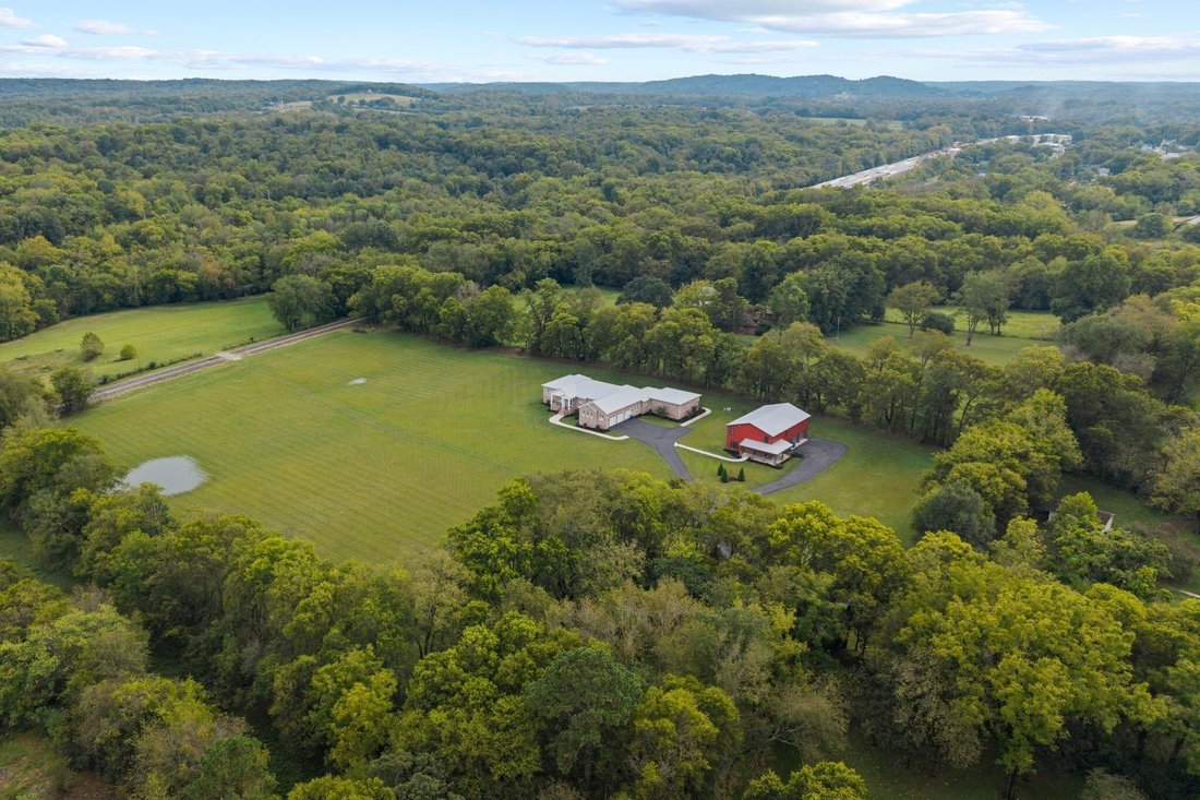 House in Mount Pleasant, Tennessee, United States 1 - 18456171