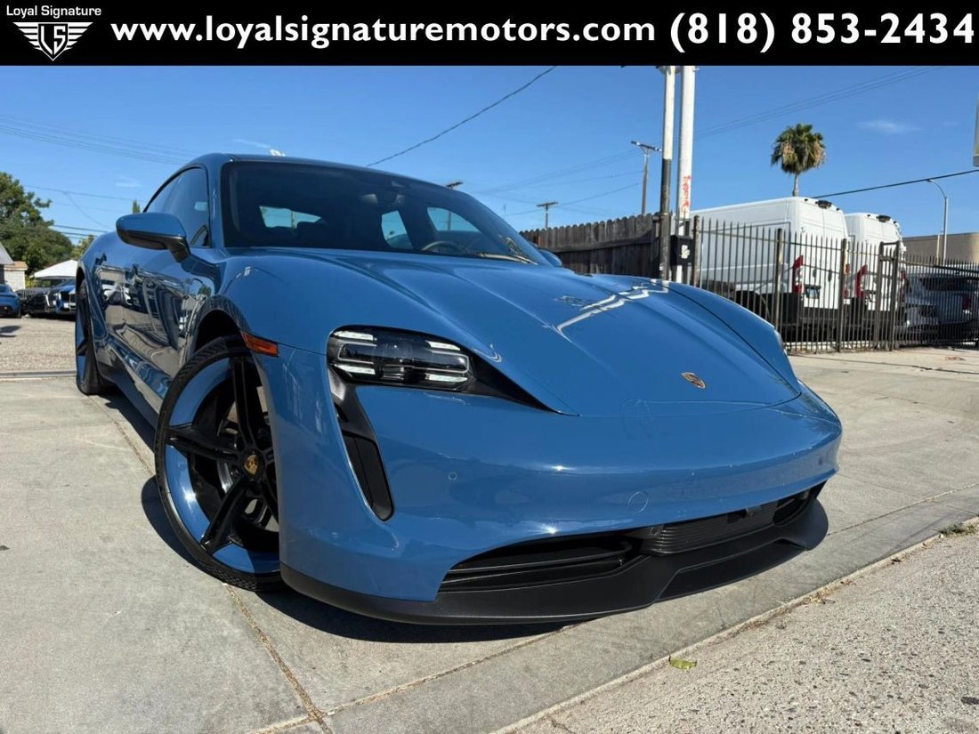 Sedan in Van Nuys, CA, United States 1 - 18469834