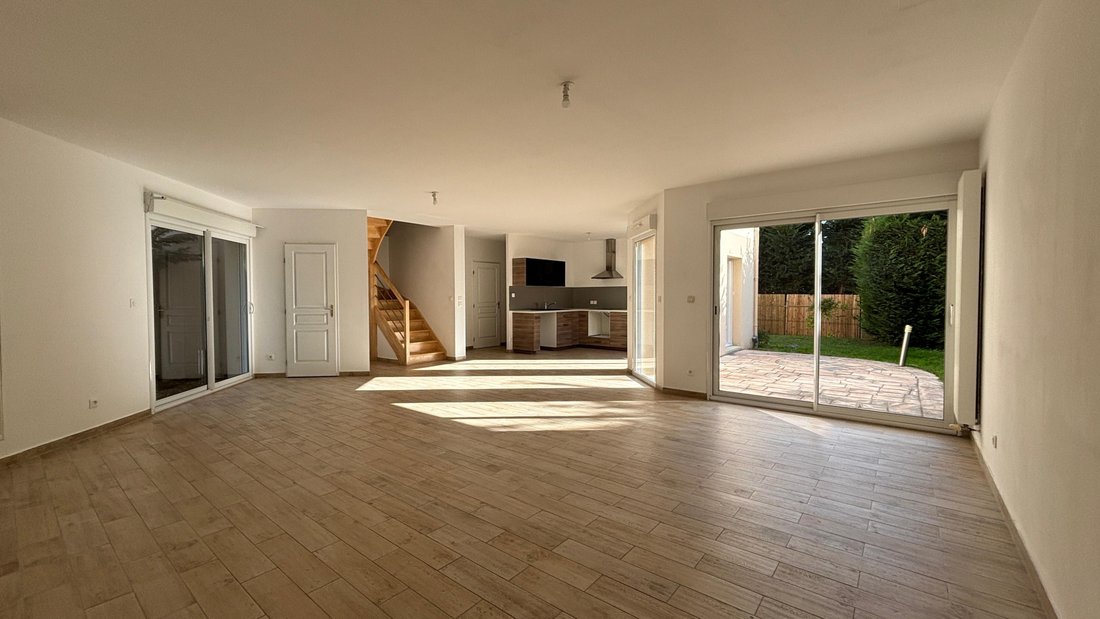 House in L'Étang-la-Ville, Ile-de-France, France 2 - 18465916