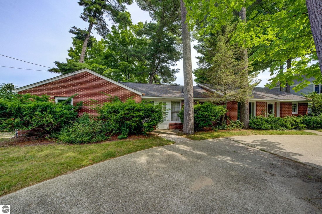 House in Garfield Township, Michigan, United States 4 - 18465163