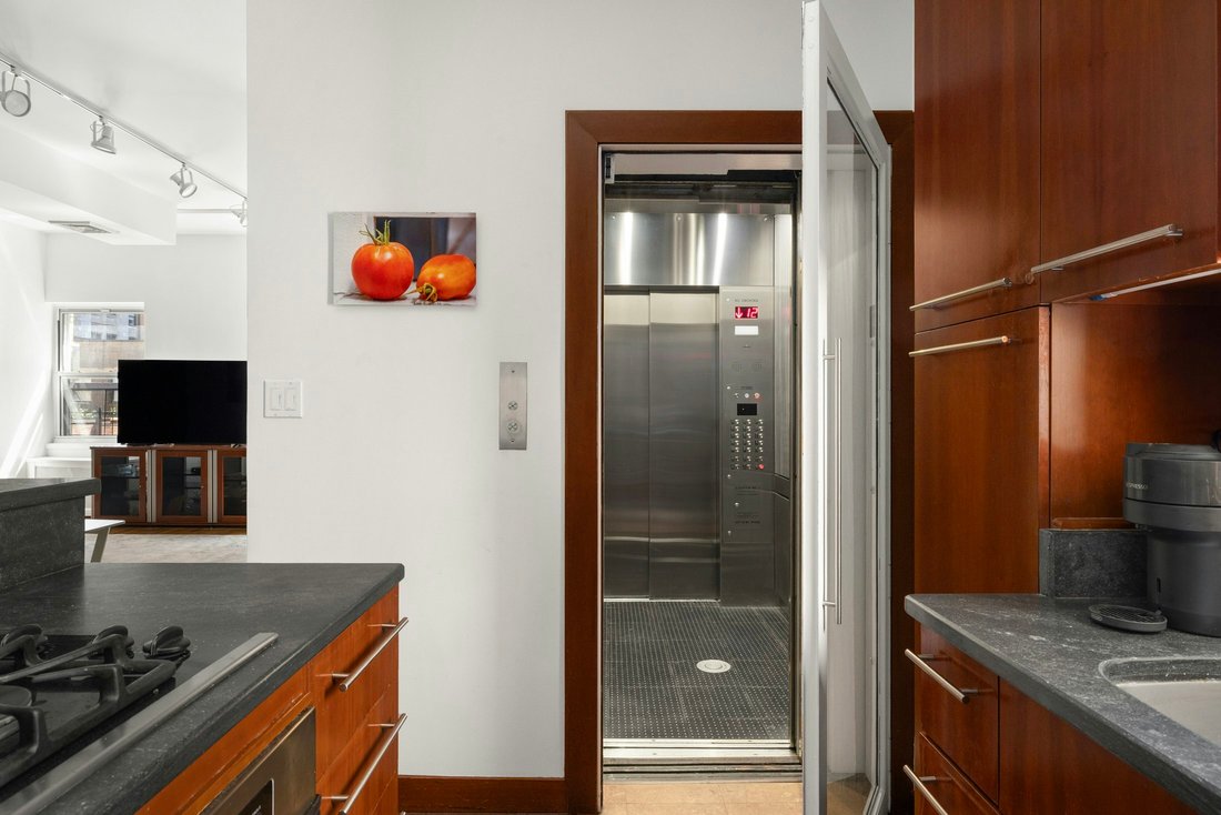 Co Op in New York, New York, United States 2 - 18450598