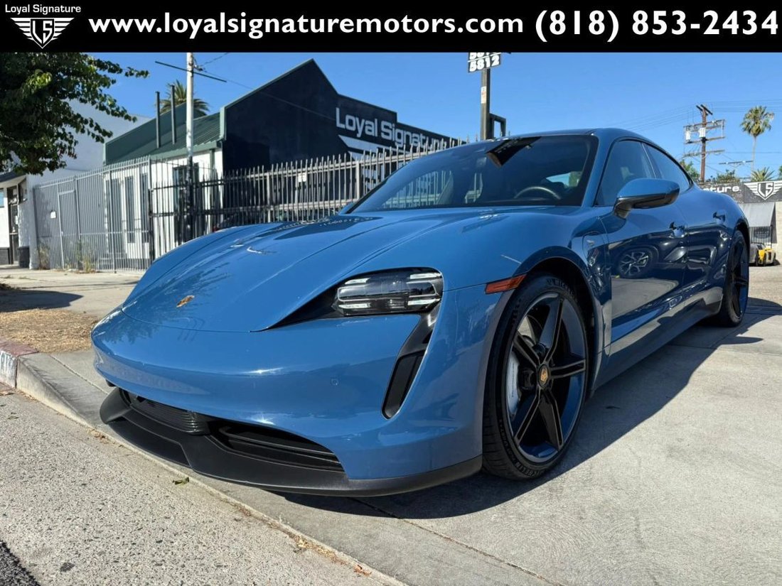Sedan in Van Nuys, CA, United States 3 - 18469834