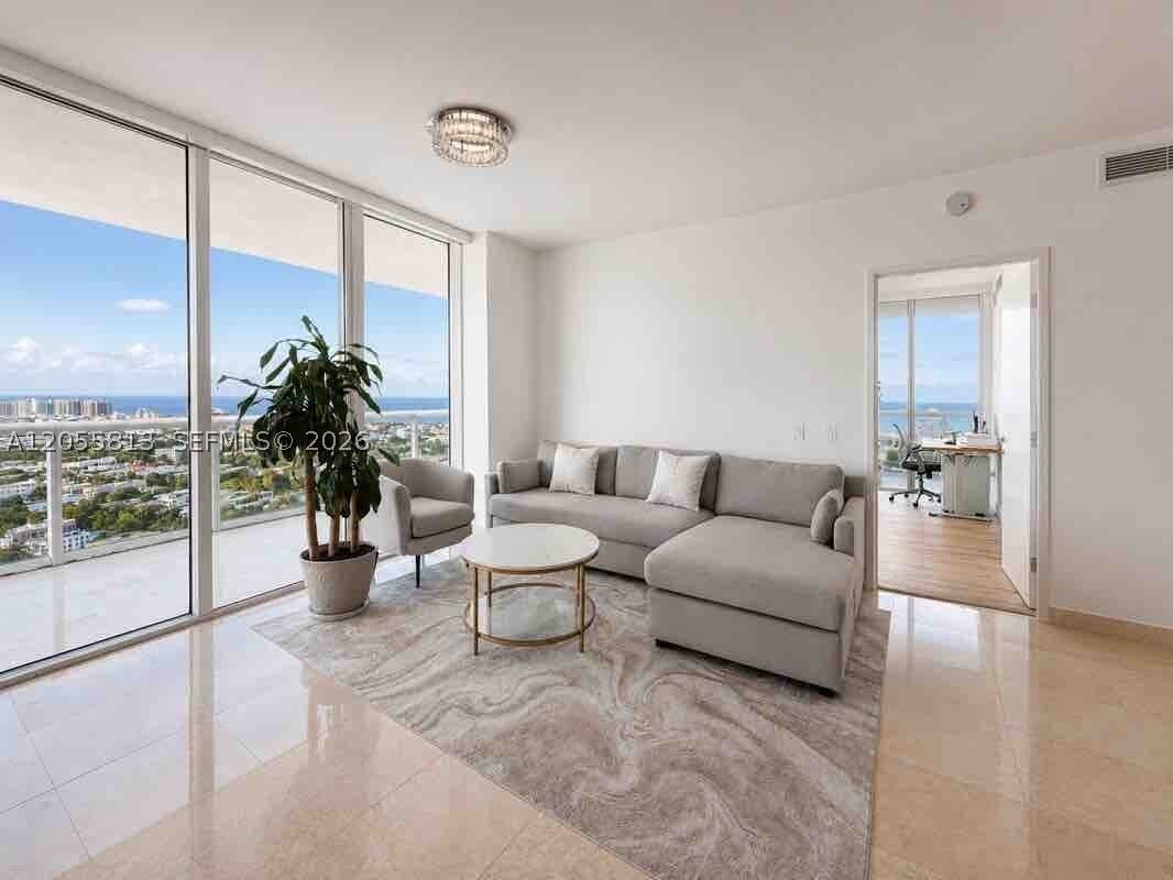 Condo in Miami Beach, Florida, United States 4 - 18463441