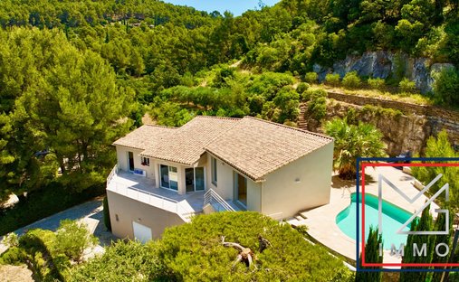 Villa in Centre Ville, Le Beausset, France 1