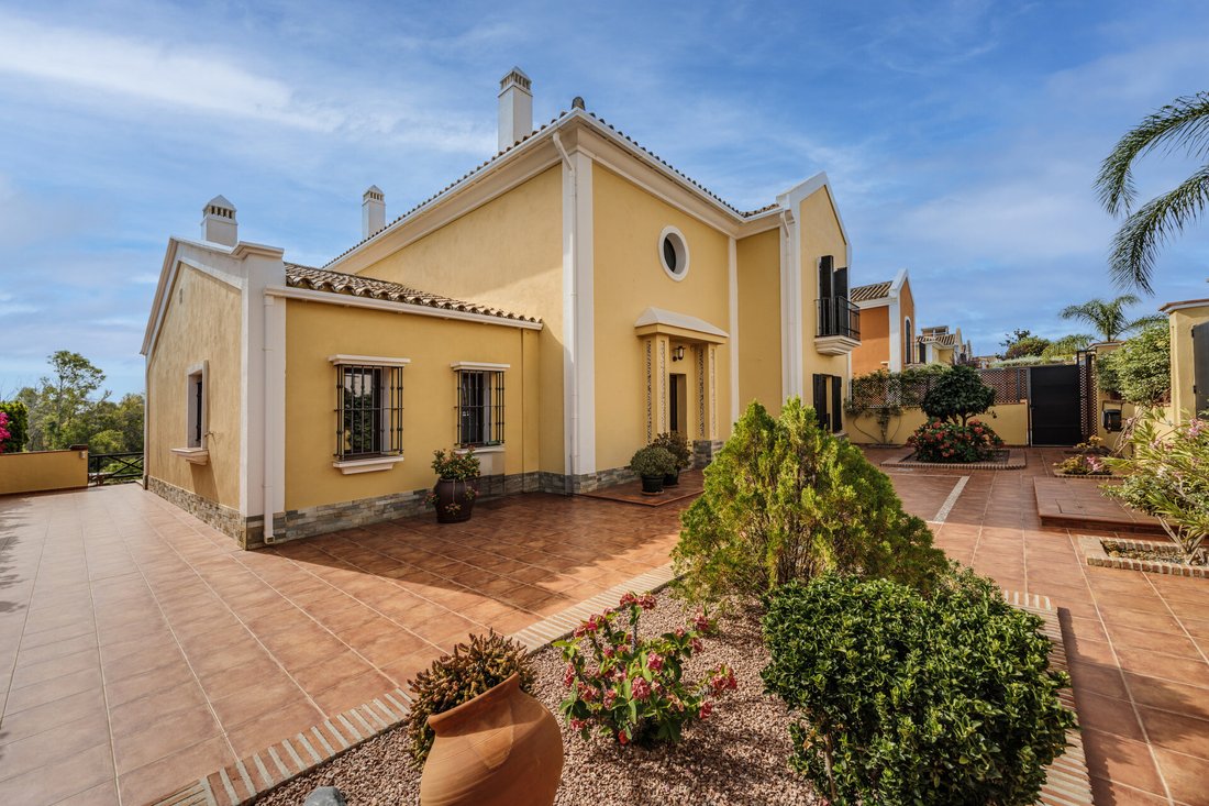 Villa in Guadalmina Alta, San Pedro de Alcantara, Spain 1 - 18468305