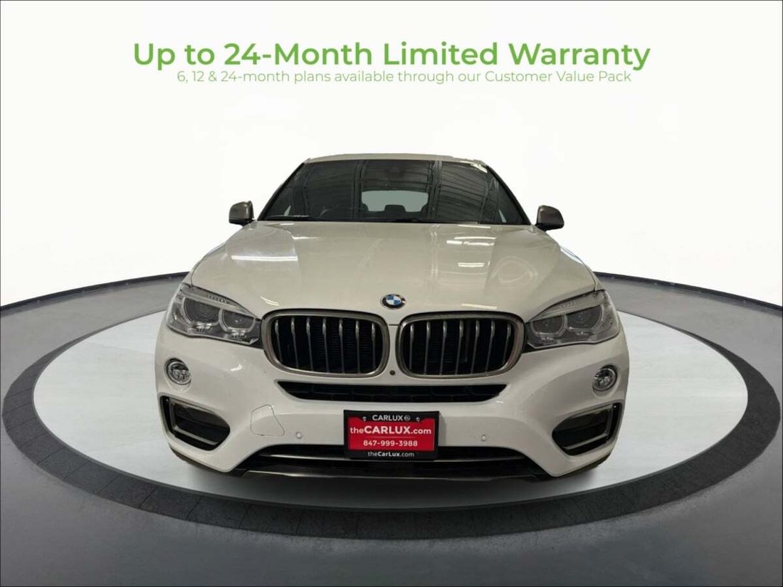 Suv in Waukegan, IL, United States 2 - 18044905