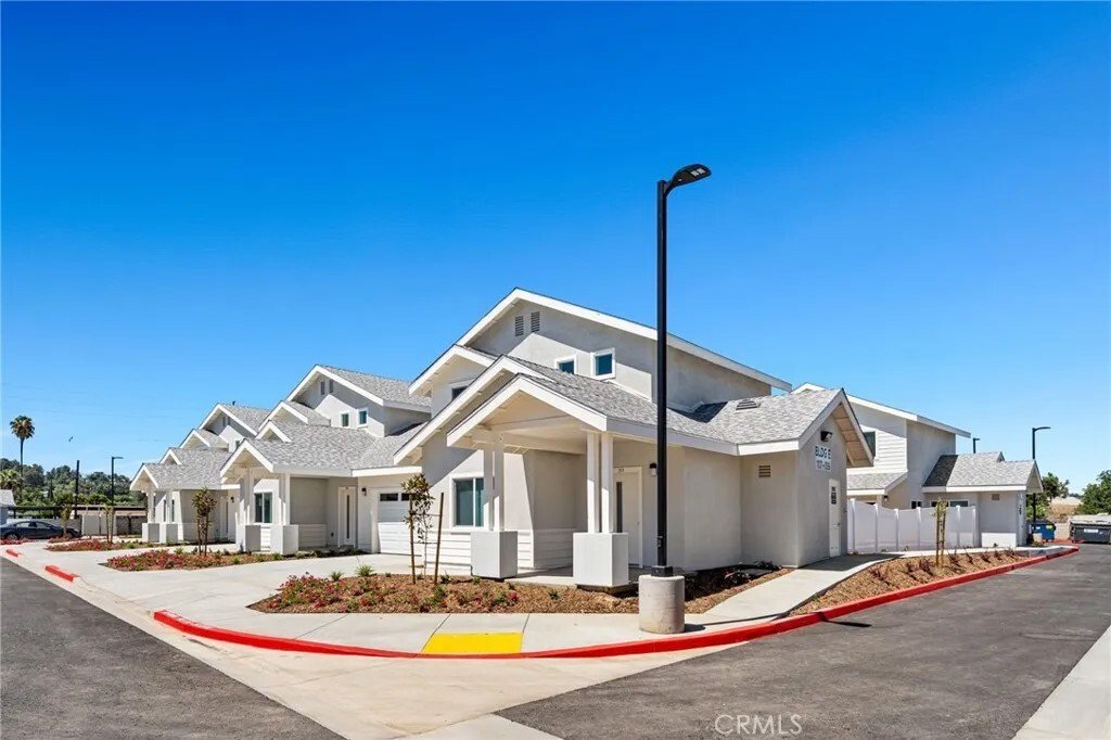Yucaipa, California, United States 2 - 18463243