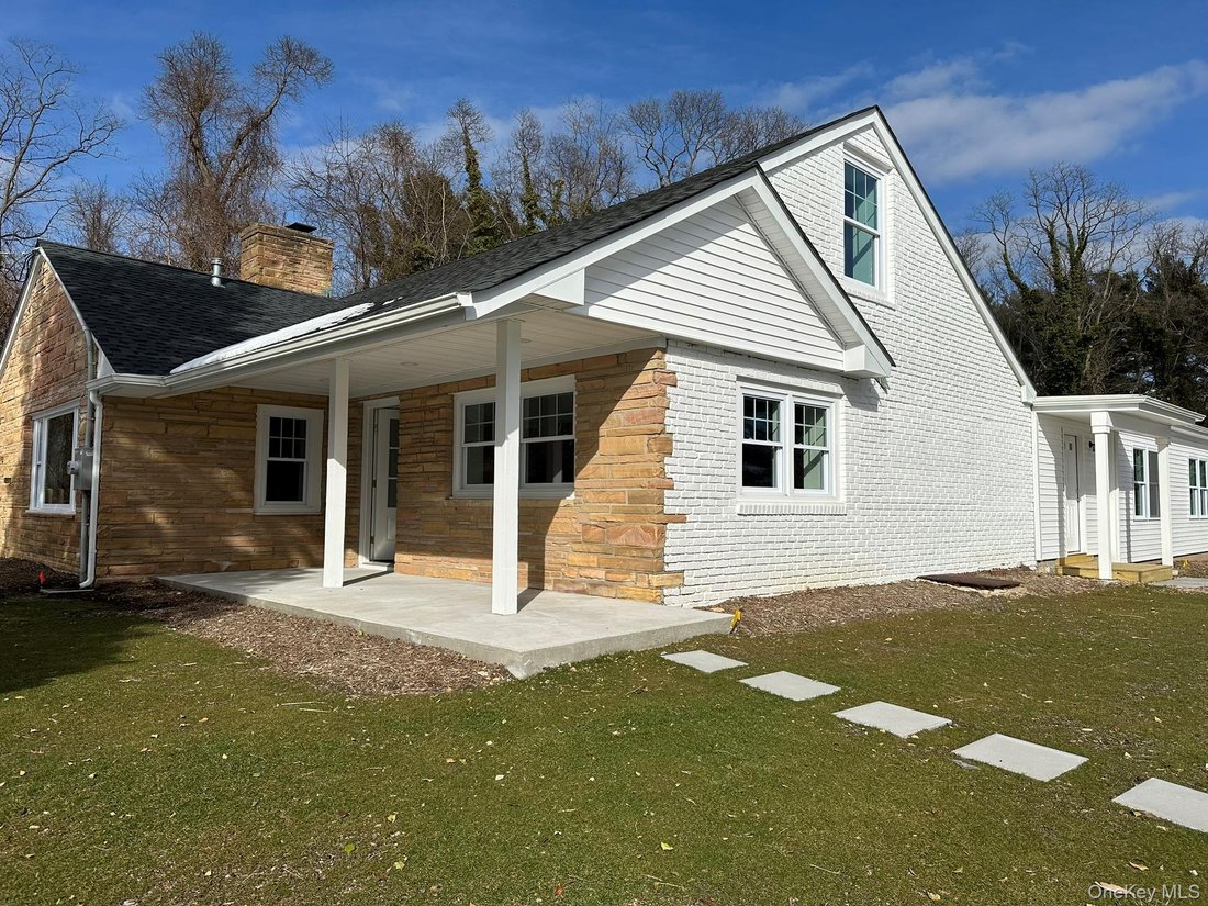 House in Kings Park, New York, United States 3 - 18458648
