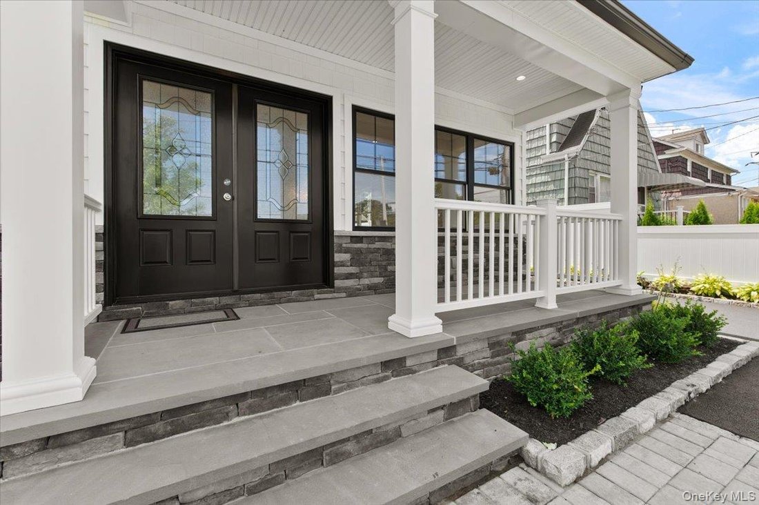 House in Syosset, New York, United States 4 - 17390227