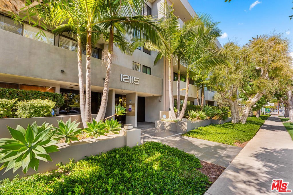 Condo in Los Angeles, California, United States 1 - 18449882