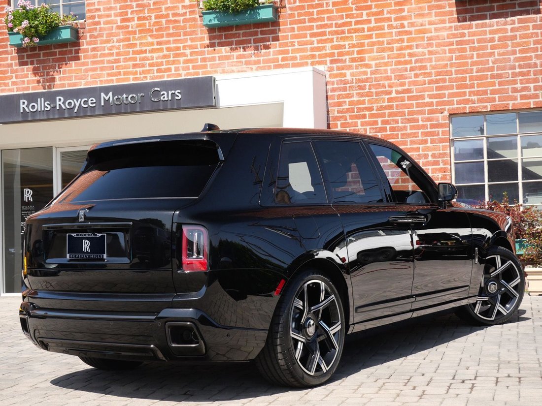 Suv in Beverly Hills, CA, United States 2 - 18465544