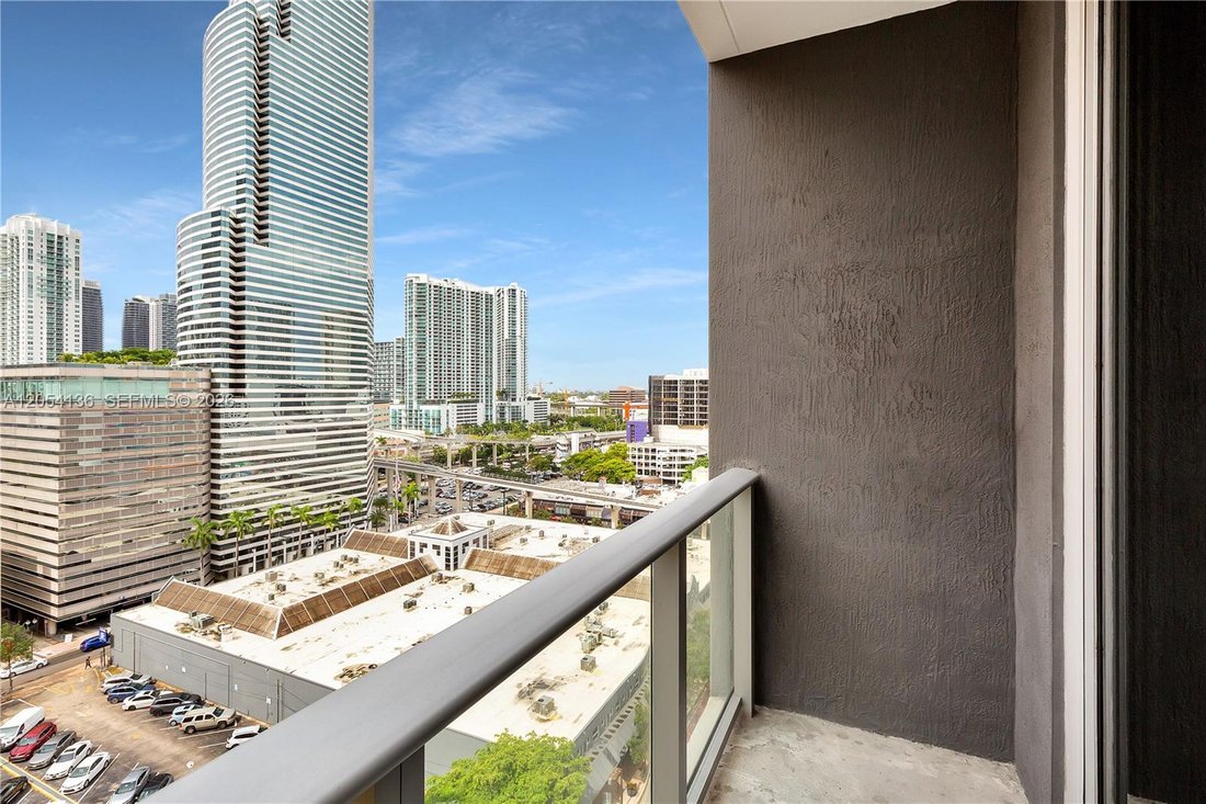 Miami, Florida, United States 1 - 18460248