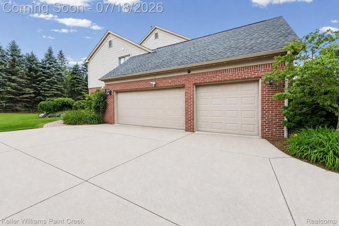 House in Rochester Hills, Michigan, United States 4 - 18464055