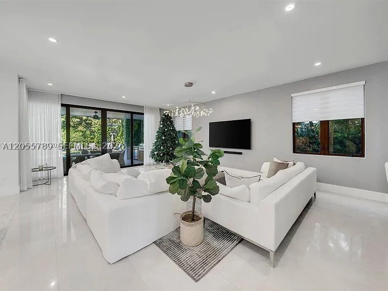 House in Miami, Florida, United States 5 - 18465798