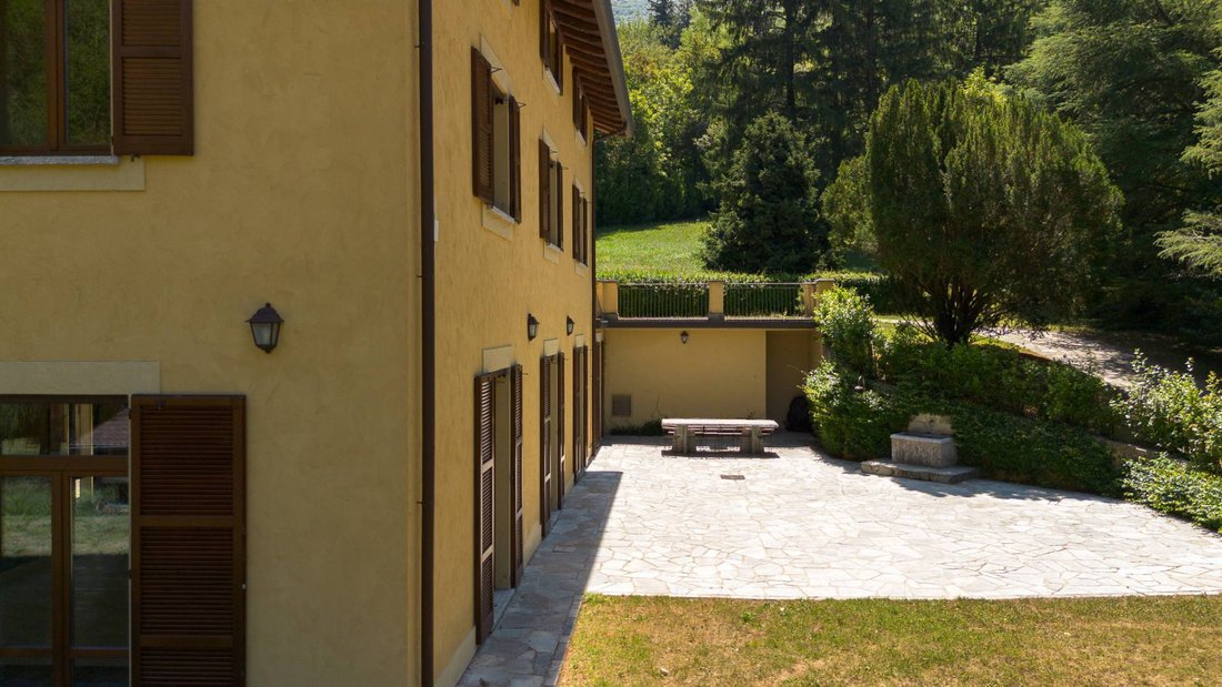 Villa in Canzo, Lombardy, Italy 4 - 18466927
