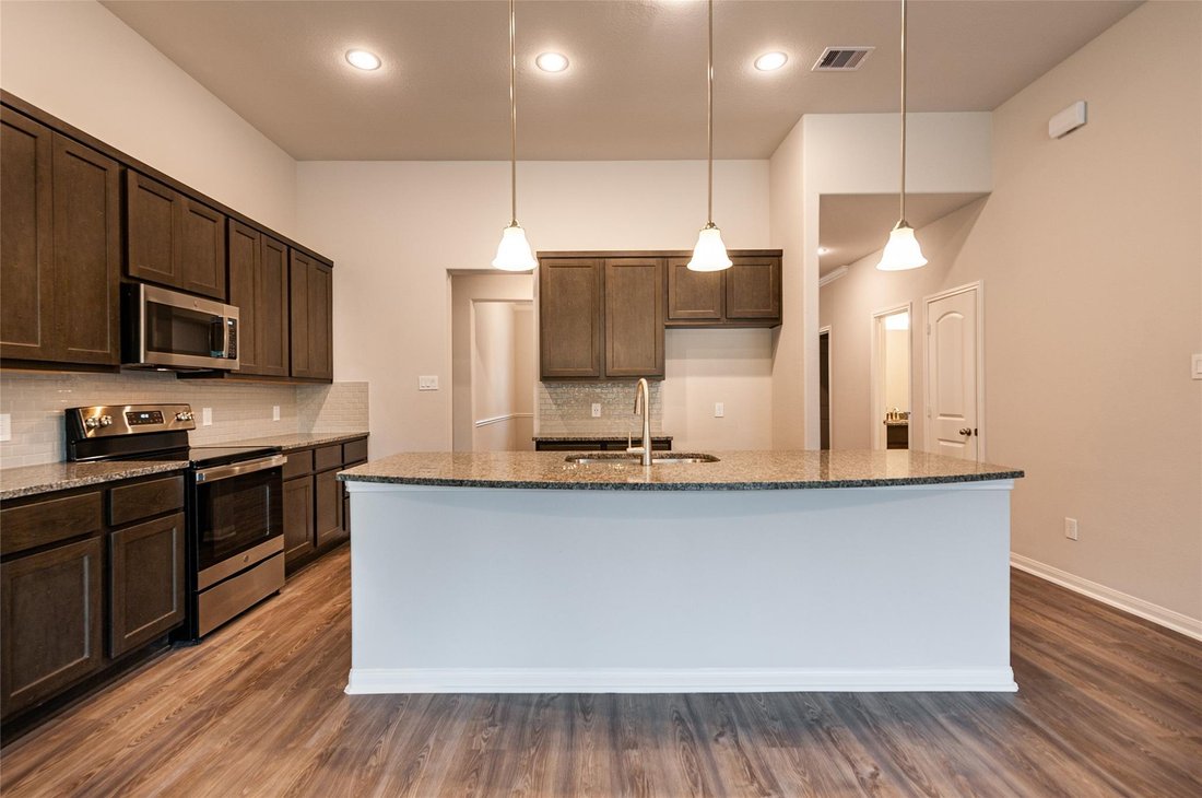 House in Conroe, Texas, United States 5 - 18459869