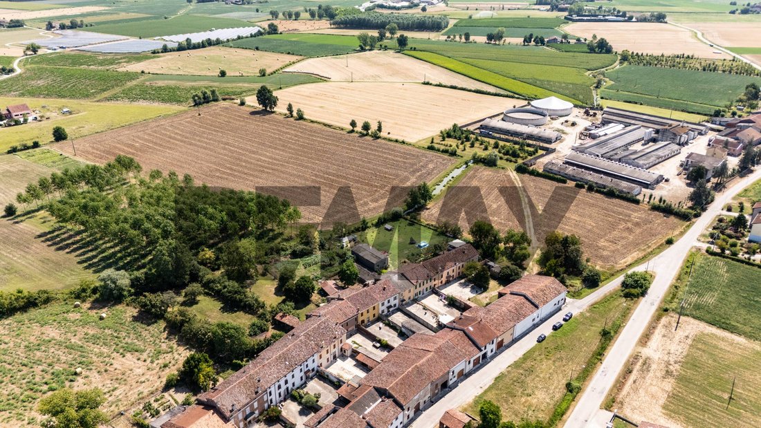 Land in Commessaggio, Lombardy, Italy 1 - 18464906
