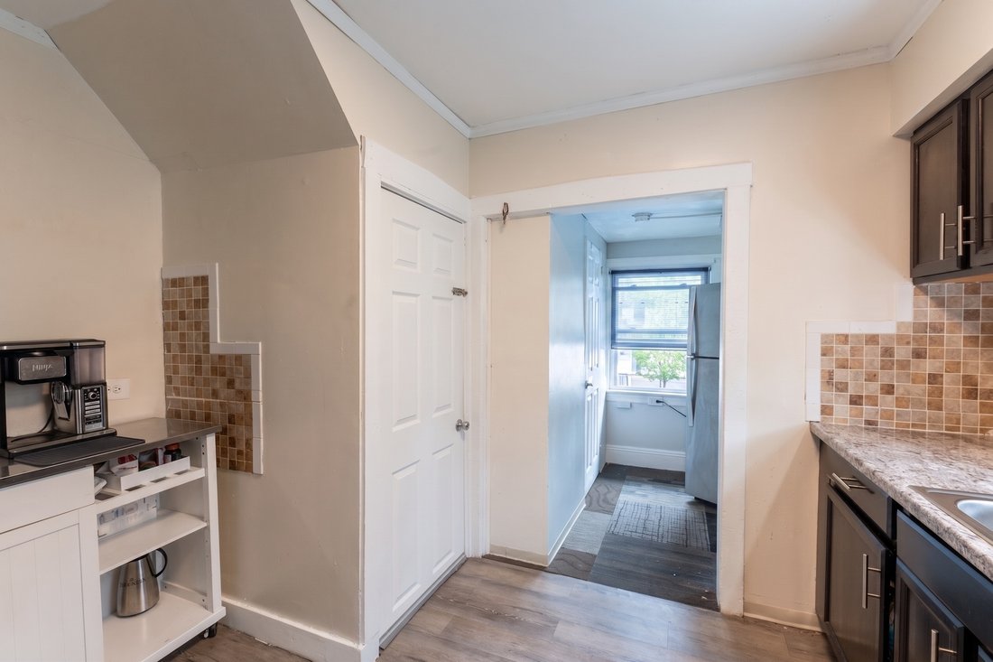 Teaneck, New Jersey, United States 3 - 18458175