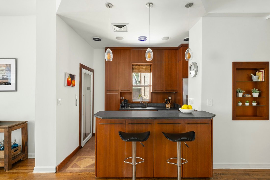Co Op in New York, New York, United States 3 - 18450598