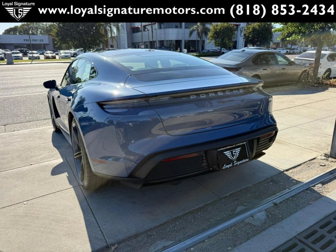 Sedan in Van Nuys, CA, United States 5 - 18469834